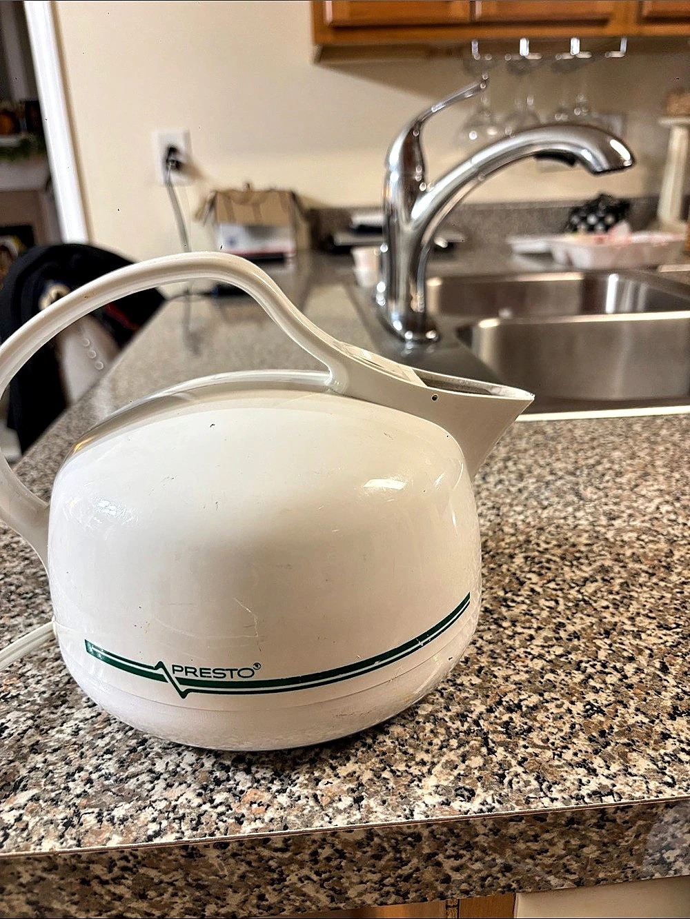 Presto Vintage Presto Electric Tea Kettle Vintage Electric Tea Kettle White